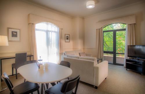 North Adelaide Apartment | Majestic Old Lion Apartments