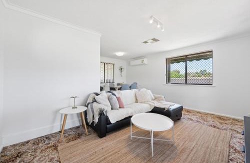 Mandurah House | Mandurah Central - Entire 3bdm Home & Parking