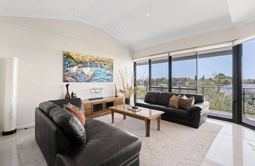 Mandurah House | Mandurah Escape 3 Ensuites Spa Bath Wifi Parking