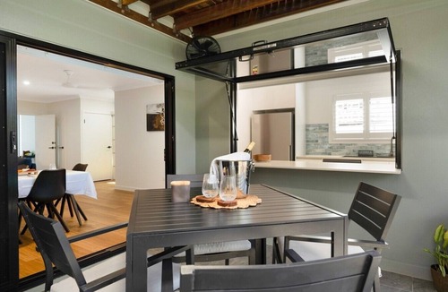 Mundingburra Apartment | Mango Tropical Stay Townsville