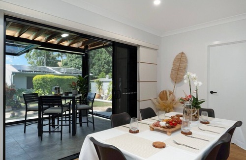 Mundingburra Apartment | Mango Tropical Stay Townsville