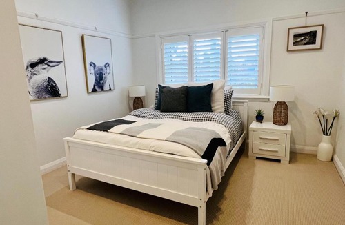 Manly Apartment | Manly Beach family retreat plus rare onsite parking