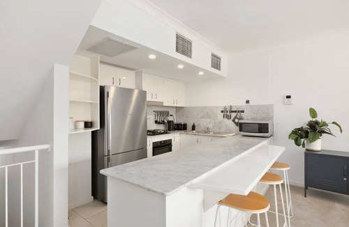 Manly Apartment | Manly- DARO8 Darley Rd - Chic, cozy apartment with modern finishes in a great location.