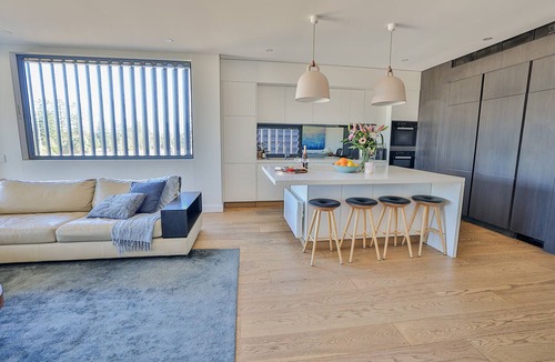 Queenscliff Apartment | Manly Seabreeze Escape - Newly renovated!