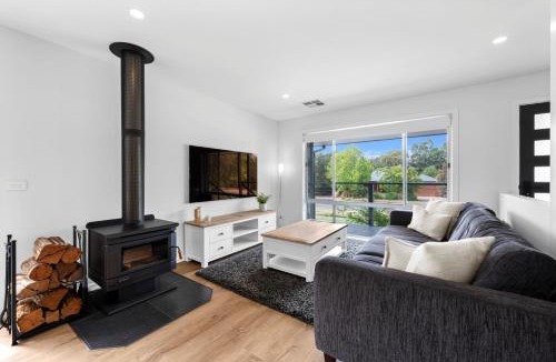 Mansfield House | Mansfield Retreat by the Golf Course