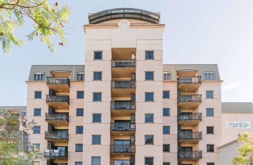 East Perth Apartment | Mantra on Hay Perth