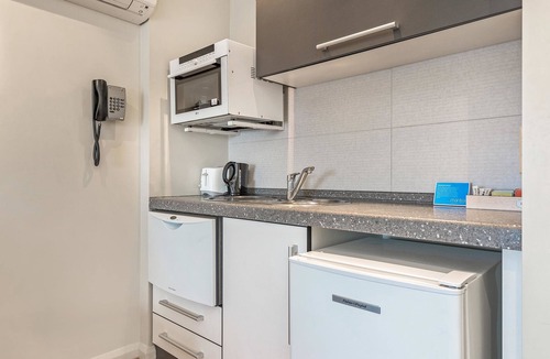 Hobart Central Business District Apartment | Mantra One Sandy Bay Road