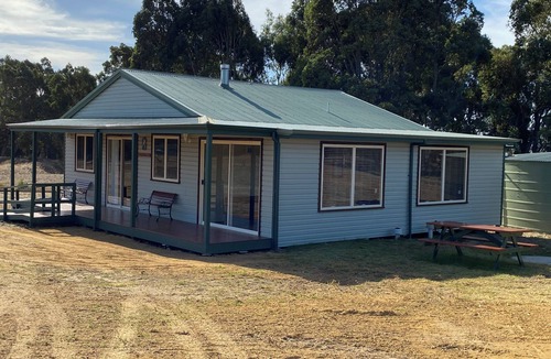 Porongurup Cottage | Manyat Peak cottages, Kestrel adults only spa retreat