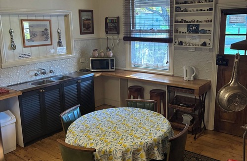Jamieson Cottage | Maple Cottage for families
