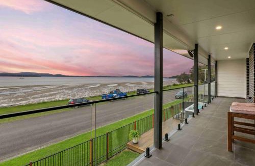 Tanilba Bay House | Marea at Tanilba Bay