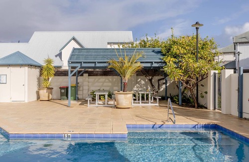 Gnarabup Villa | Margaret River Beach House ~ Ombak Villa