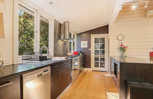 Beechworth House | Marianna's Lakeside Cottage