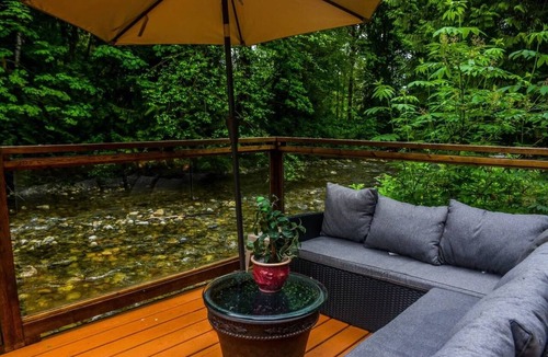 Maple Ridge House | Marin Riverside Lodge