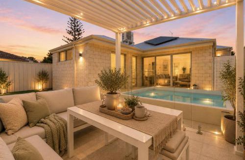 Mandurah House | Marina Escape Pool Walk to Beach & Dining