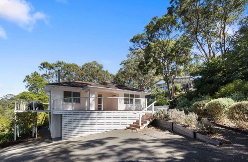 Metung House | Marina House: Sweeping 180-degree views across the marina