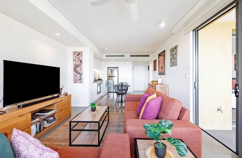Darwin City Centre Apartment | Marina Outlook Scenic Waterfront Living with Pool