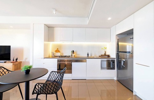 Darwin City Centre Apartment | Marina Outlook Scenic Waterfront Living with Pool