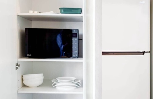 Docklands Apartment | Marina Tower - Stunning Harbour & City View