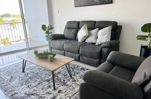 Cullen Bay Apartment | Marina View Holiday Apartment - Beautiful Views