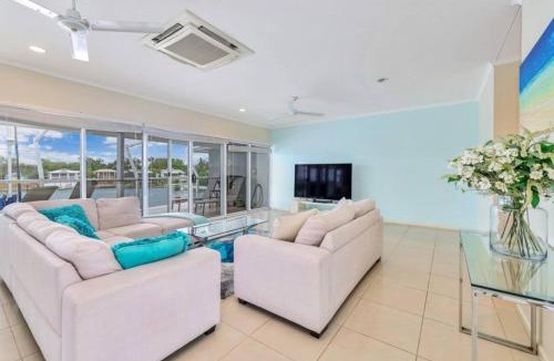 Cullen Bay Apartment | Marina View Sunset Magic