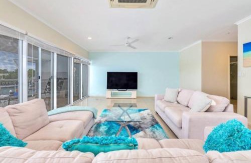 Cullen Bay Apartment | Marina View Sunset Magic