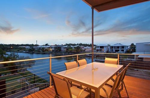 Bayview House | Marina Views Townhouse