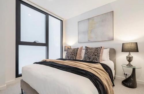 West Melbourne Apartment | Marker Modern Vintage Pad Near Factory Outlets