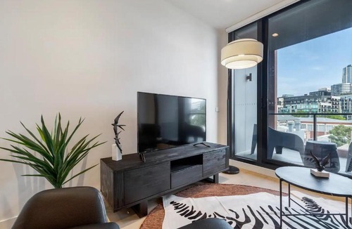 West Melbourne Apartment | Marker Stunning Space Near Southern Cross CBD