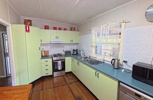 South West Rocks House | Marlene Court - Air con, boat parking