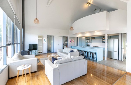 Ocean Grove House | Marlin House - Pet friendly - Sleeps 8