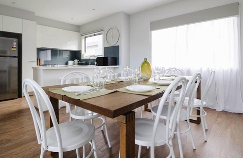 Safety Beach House | Martha Cove Family Retreat