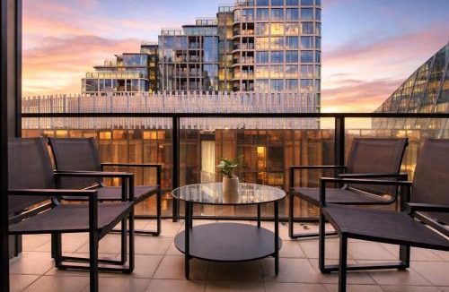Docklands Apartment | Marvel Stadium Views 2BR, Parking, Pool & Gym