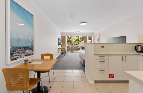 Manly Apartment | Marvelous Manly with Gym and Sauna