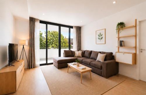 Alexandria Apartment | Mascot 3 Bedrooms Near Airport, Easy to Anywhere