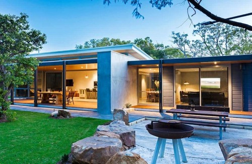 Dunsborough House | Maybrook - Minutes from Meelup Beaches and Dining