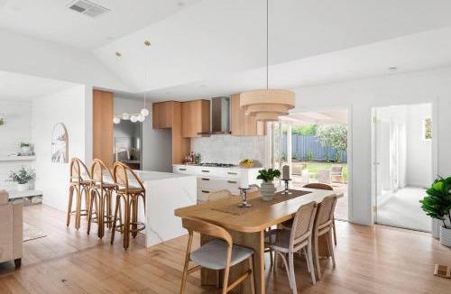McCrae House | McCrae Beach House, walk to beach, pet friendly