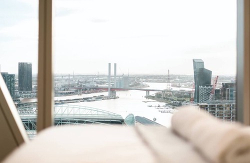 Melbourne Central Business District Apartment | MEL WSP irresistible 3br2ba Apt Parking Pool GYM
