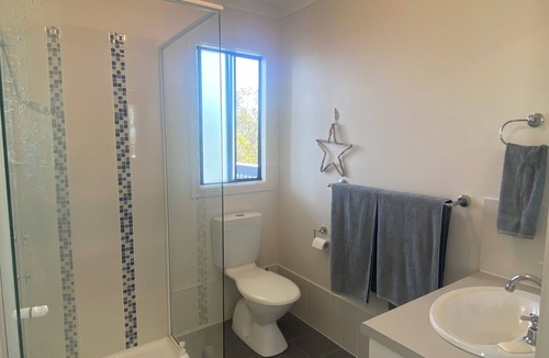 Warrenben House | Melaleuca - where you can enjoy sunsets every night 🌅from your armchair.
