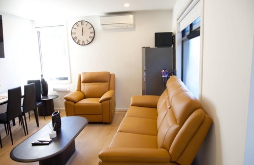 Cremorne House | Melb Event House 5BR 3 Bath Walk to Mcg