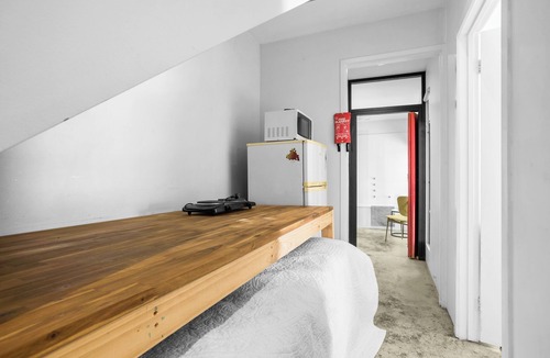Melbourne Central Business District Apartment | Melb suite zen garden A0 F1