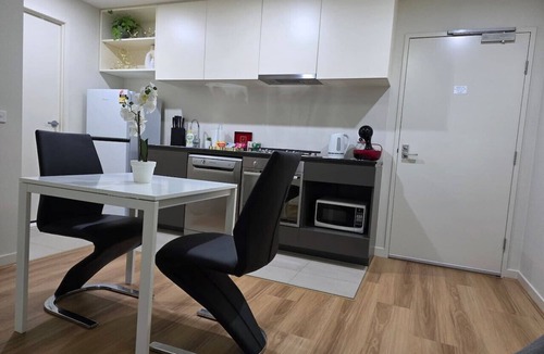 Melbourne Central Business District Apartment | Melbourne CBD Southern Cross City View Retreat