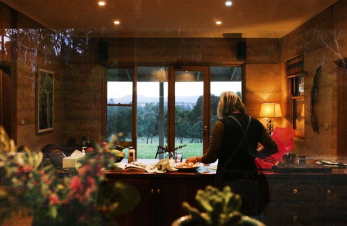 Mansfield House | Melliodora - Relax, Unwind & Recharge