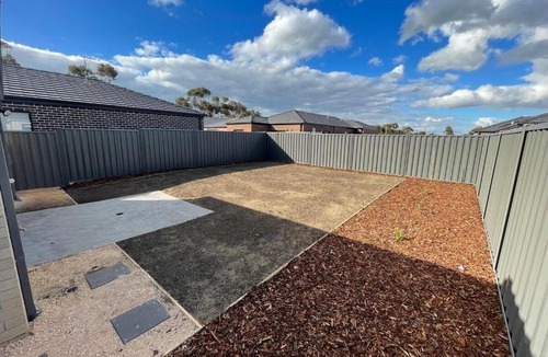 Melton West House | Melton Retreat