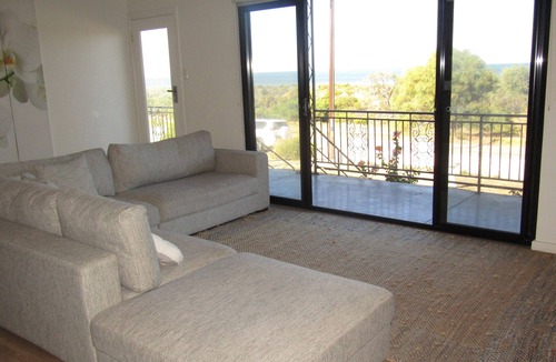 Tiddy Widdy Beach House | Memories by the Sea - Esplanade position!