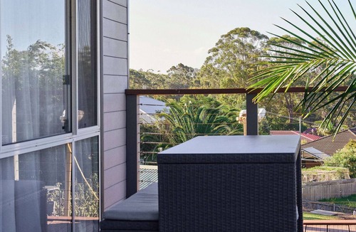 Mollymook House | Meroo Hous - Three-Bedroom Home with Sea Views