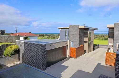 Warrnambool Apartment | Merri Seaview - seaside accommodation near the CBD