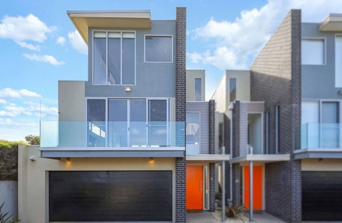 Warrnambool Apartment | Merri Seaview - seaside accommodation near the CBD