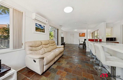 Castle Hill House | MetaWise Cozy Family Room4 in Shared Home Free Parking