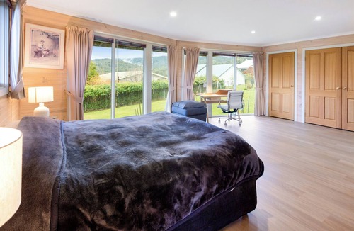 Merrijig House | Mi Casita - Quiet & Peaceful with Mt Buller views