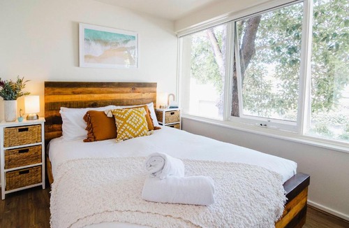 Middle Park Apartment | Middle Park Magic With Parking